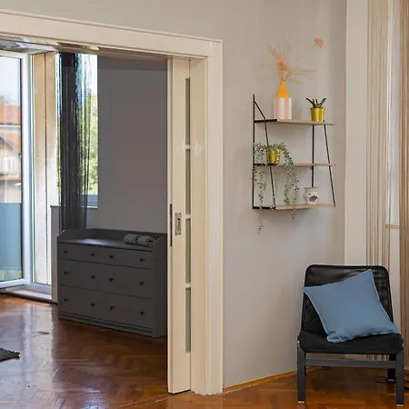 Apartament Antique