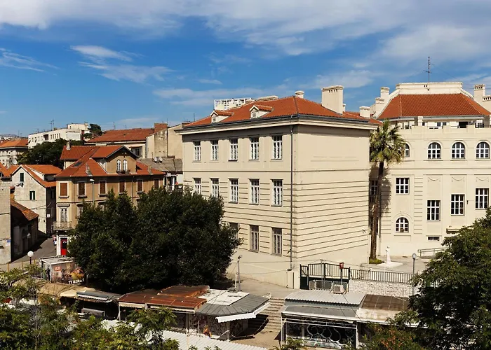 Апартаменти Antique *